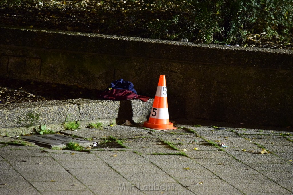 Einsatz BF Messerstecherei Koeln Neustadt Nord Eberplatz Platzmitte P121.JPG - Miklos Laubert